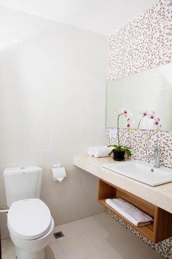 Bathroom 10