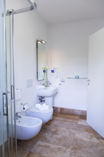 Bathroom 4