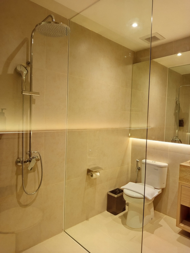 Bathroom 5, Ow! Hotel Boutique Kemayoran, Central Jakarta