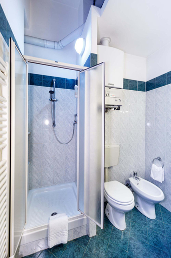 Bathroom 7