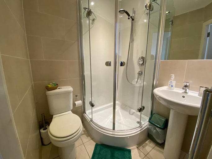 Bathroom 5, Crown Guest House, Aberdeen