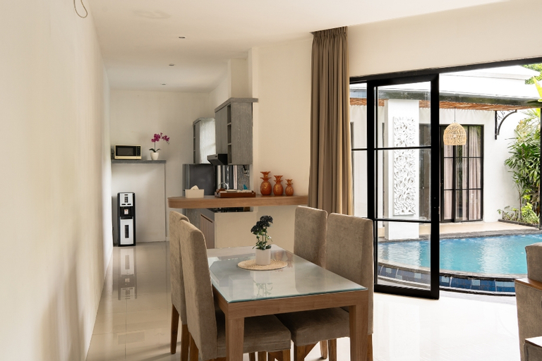 Dining Room 8