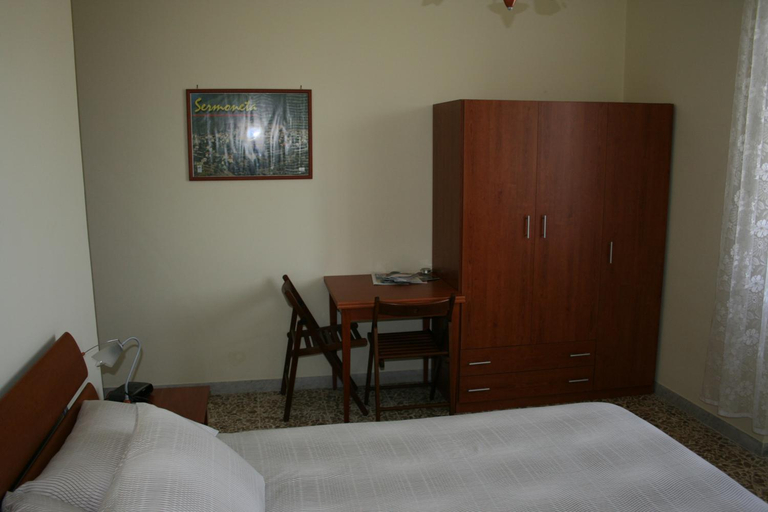 Others 2, Bed and Breakfast Elisa, Latina