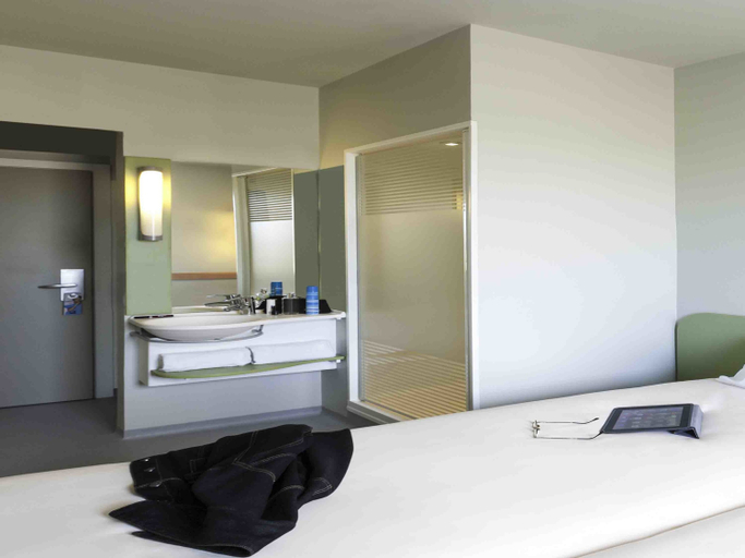 Bathroom, ibis budget Valencia Alcasser, Valencia