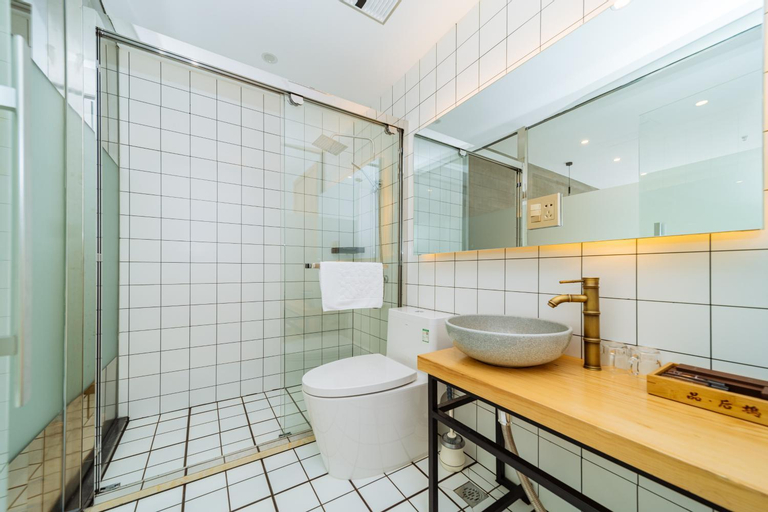 Bathroom 12