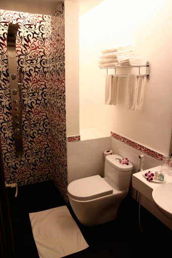 Bathroom 7
