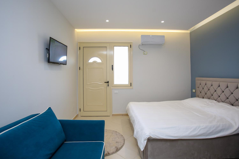 Facilities 5, Sale e Sole Rooms, Vlorës