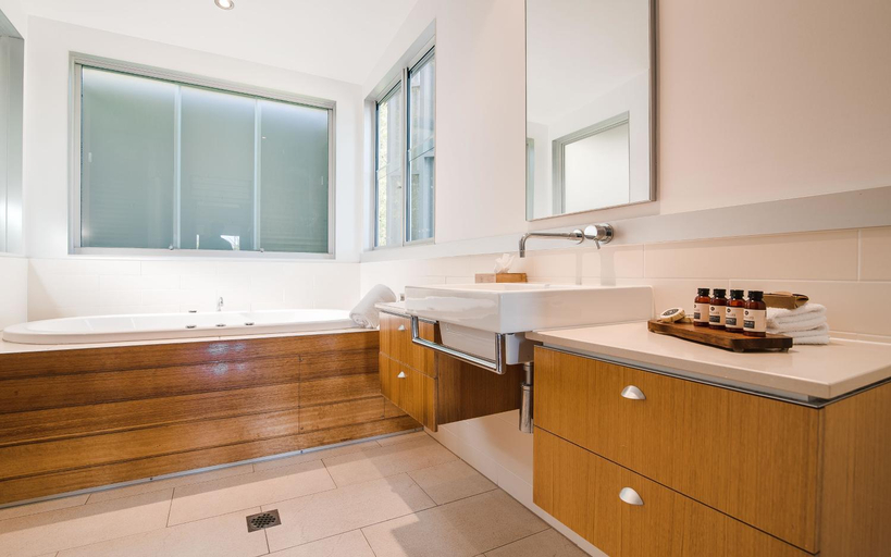Bathroom 2, Noosa Residences, Noosa - Noosa-Noosaville