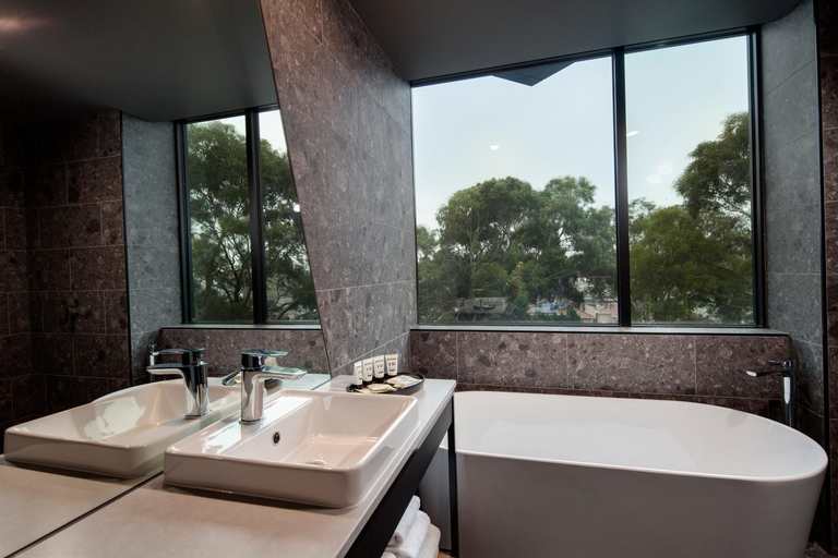 Bathroom 7