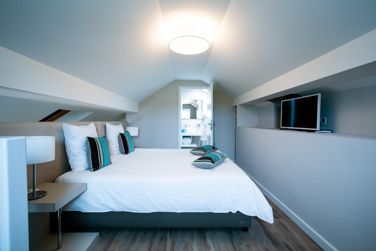 Bedroom 25