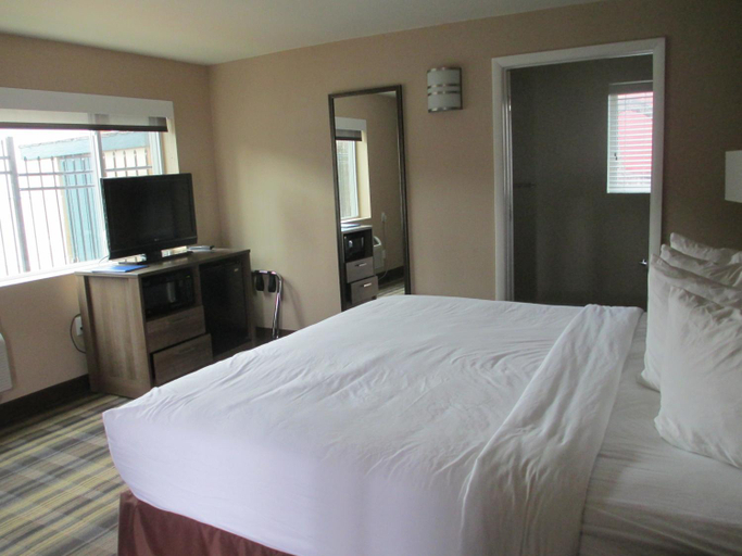 Bedroom 8