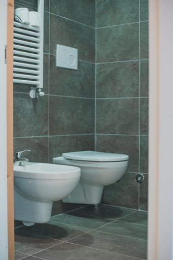 Bathroom 4, Il Perale, Salerno