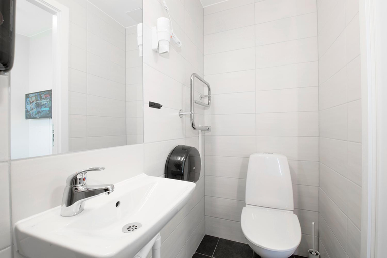 Bathroom 3, Hotel Eken Molndal, Mölndal