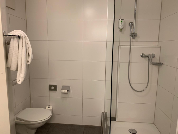 Bedroom 3, Congress Apartments by Hotel du Commerce, Basel