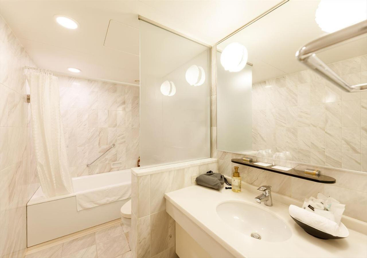 Bathroom 11