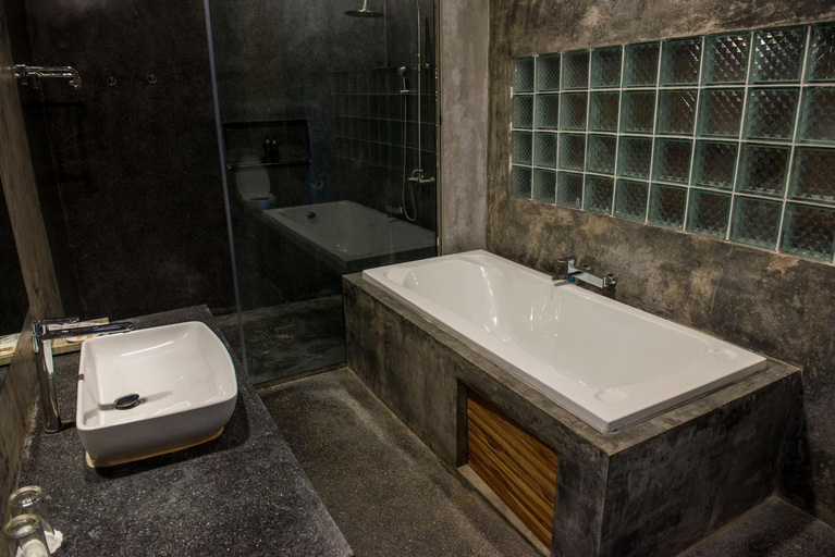 Bathroom 4, Inthira Vang Vieng, Vangvieng