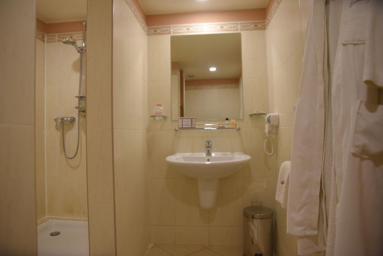 Bathroom 5, Le Grand Hotel Diego, Diana