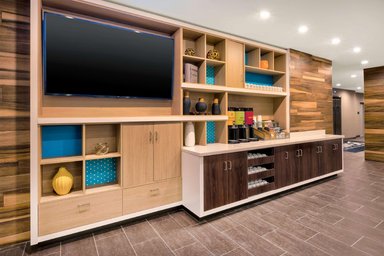 Food & Drinks, Home2 Suites by Hilton Saginaw, Saginaw