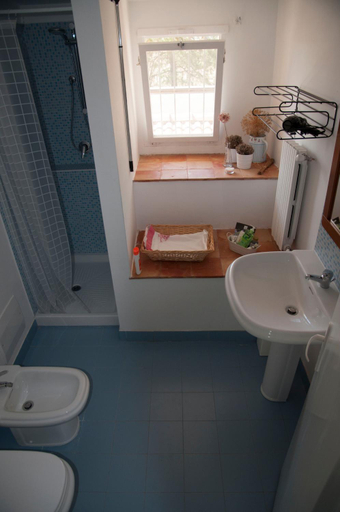 Bathroom 1, Giardino della Moscatella, Bari