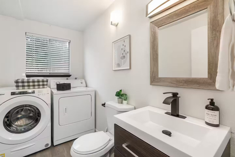 Bathroom 4, Comfortable Kirkland Home for Family & Remote Work, King