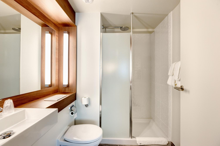 Bathroom 4, Campanile PRIME - La Roche Sur Yon Centre Gare, Vendée