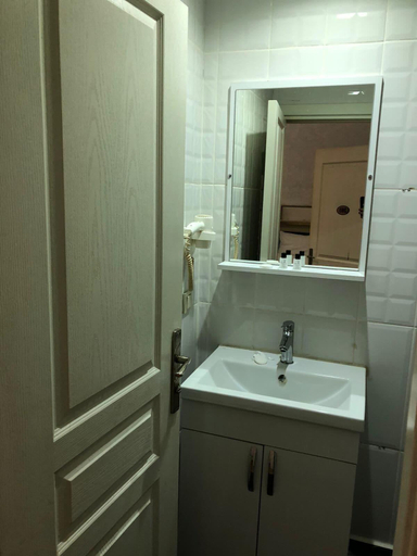 Bathroom 4, Taksim Palace Istanbul Hotel, Beyoğlu