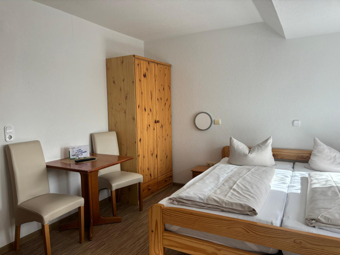 Bedroom 3, Hotel-Restaurant Cafe Caro, Wittmund