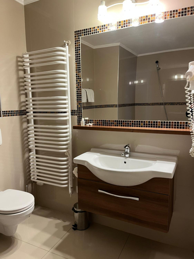 Bathroom 5, Noclegi Hit Rooms & Apartments, Warsaw