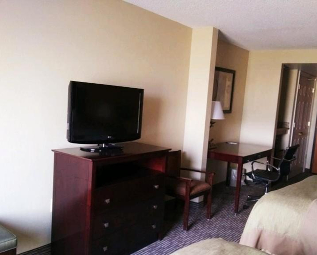 Bedroom 3, Wingate by Wyndham Dayton - Fairborn, Greene