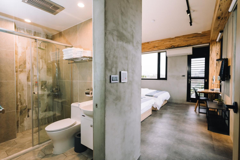Bathroom 4, Golden Inglenook, Yilan