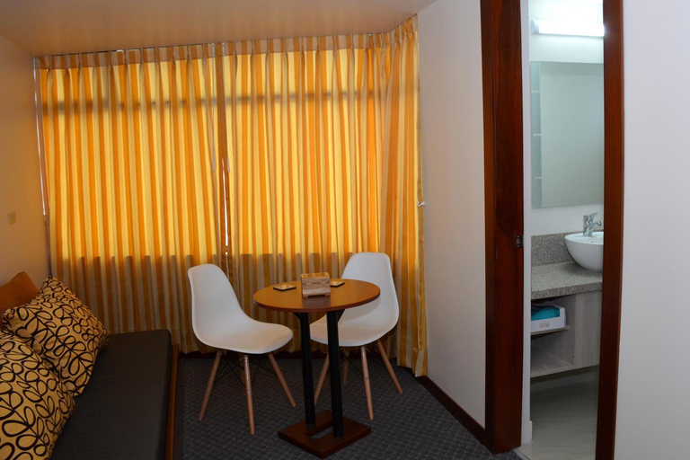 Others 3, Los Angeles Stay Inn, Quito