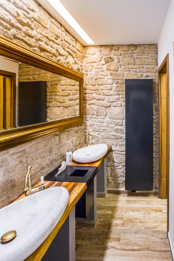 Bathroom 4, Chateau Nightingales, Kladno