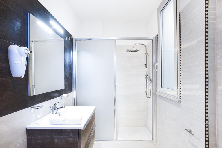 Bathroom 3, Vuelle Residence Apartments, Messina