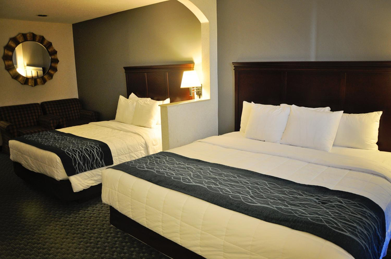 Bedroom 3, Dunes Express Inn and Suites, Oceana