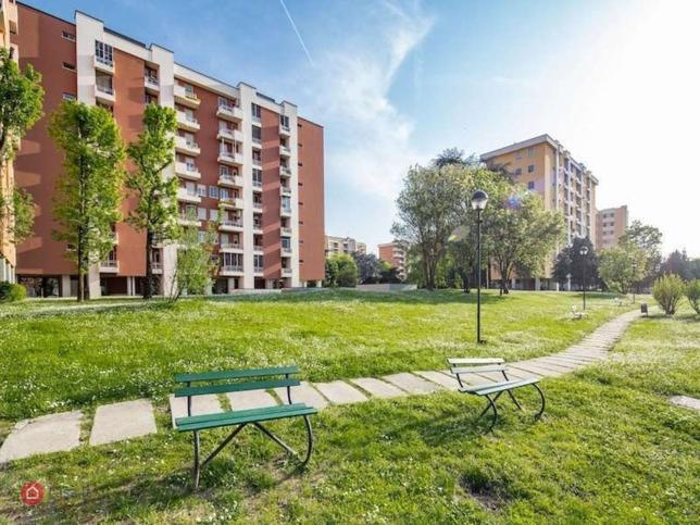 Exterior & Views 1, Via Sporting Mirasole, Milano