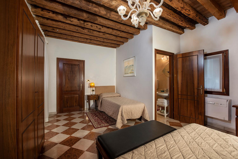 Bedroom 3, Anzolo Palace, Venezia