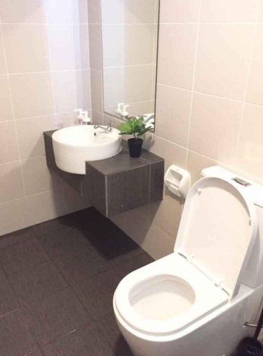 Bathroom 4, May's Place @ Evo Soho Suites, Hulu Langat