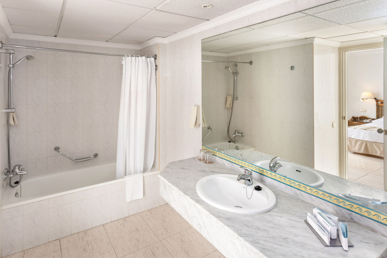 Bathroom 3, Sol Arona Tenerife, Santa Cruz de Tenerife
