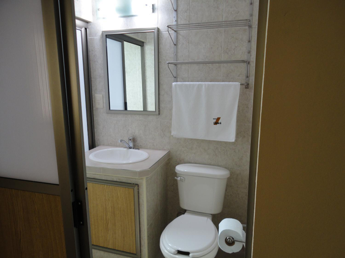 Bathroom 3, Hotel Catala, Tecolutla