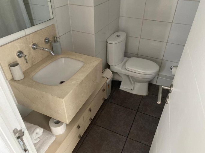 Bathroom 2, Apart hotel Fraga, Santiago
