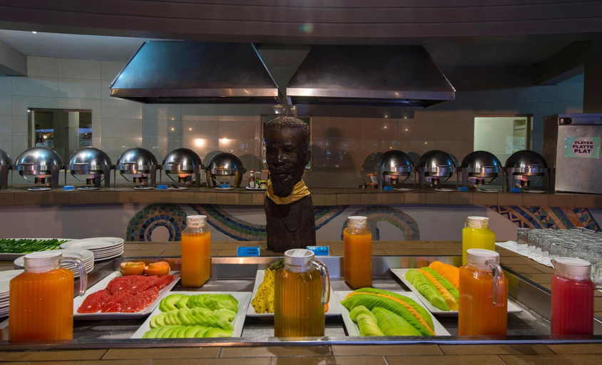 Food & Drinks 5, Azambezi River Lodge, Hwange