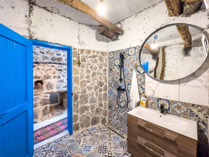 Others 5, Villa Lisinj apartments