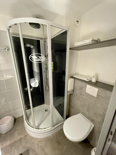 Bathroom 4, Hôtel Le Privilège Verdun - authentic by balladins, Meuse