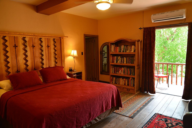 Bedroom 2, La Posada Hotel and Gardens, Navajo