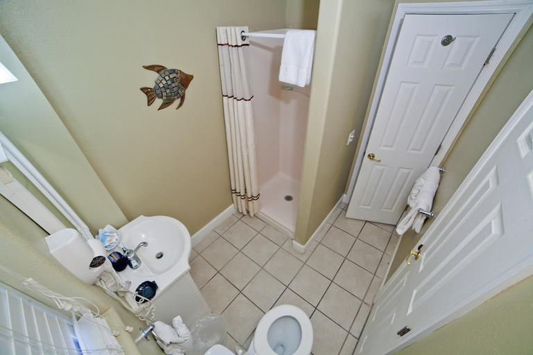 Bathroom 4, DeSoto Beach Terraces, Chatham