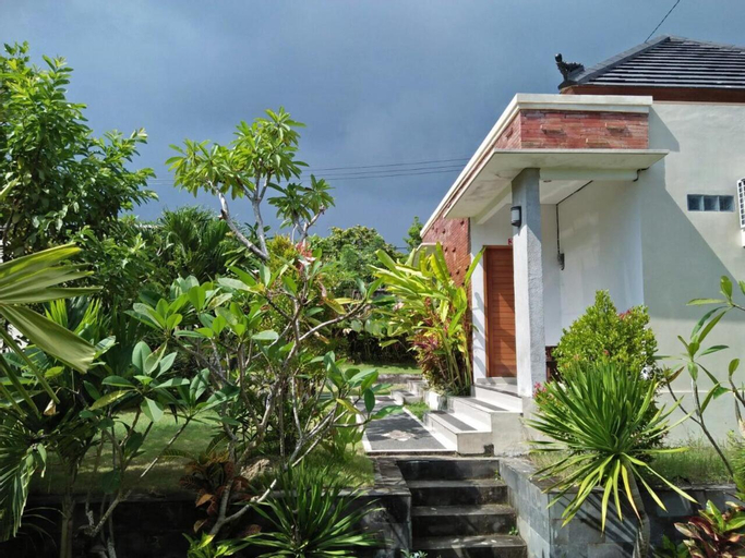 Exterior 4