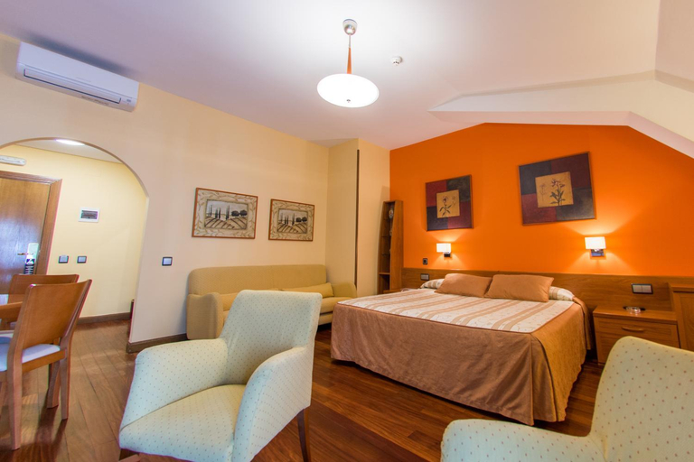 4, Hotel Los 5 Pinos, Madrid