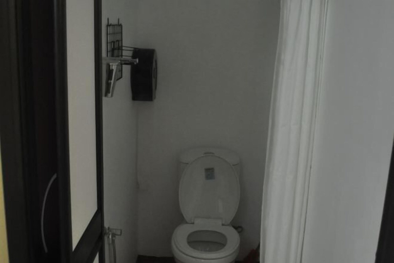 Bathroom 23