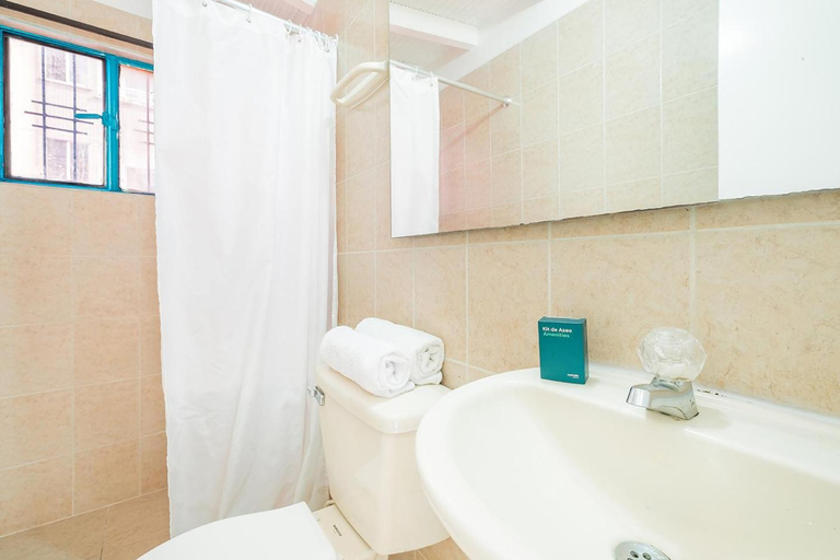 Bathroom 2, Casa de Pinos Hotel, Bucaramanga