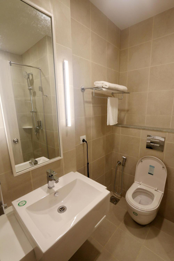 Bathroom 3, Ginger Mumbai Andheri, Mumbai Suburban